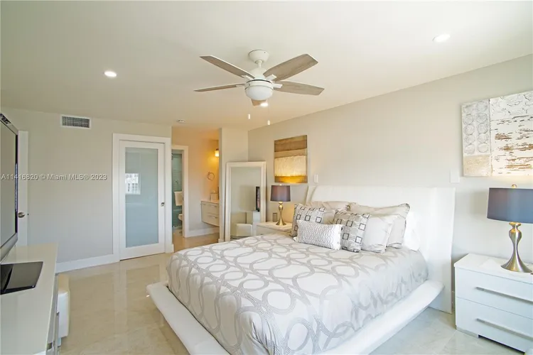 Berkley South #15L image #22