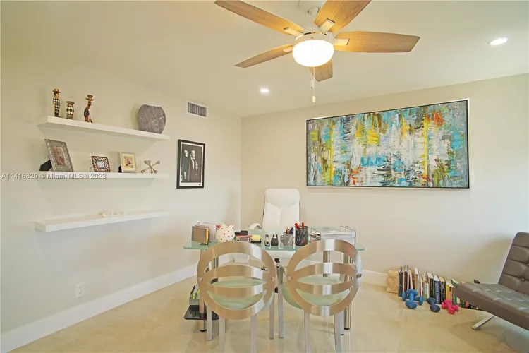 Berkley South #15L image #27