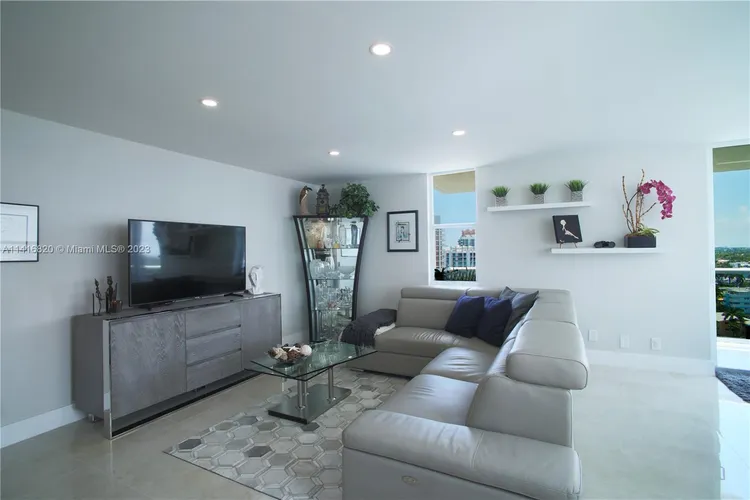 Berkley South #15L image #7