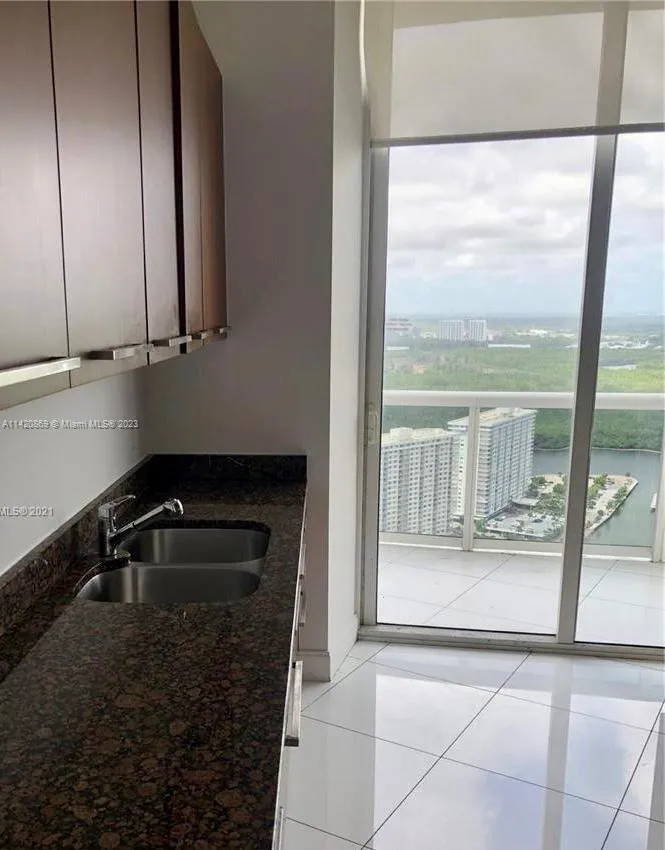 Trump Tower 2 #3905 image #10