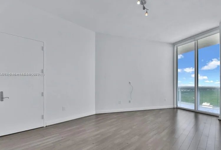 Trump Tower 2 #3905 image #17