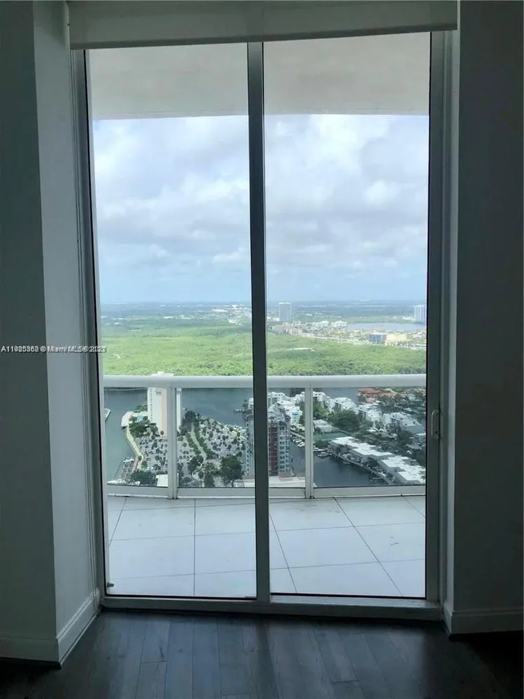 Trump Tower 2 #3905 image #9