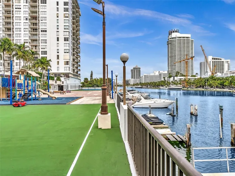 Tower 41 #1731 image #10