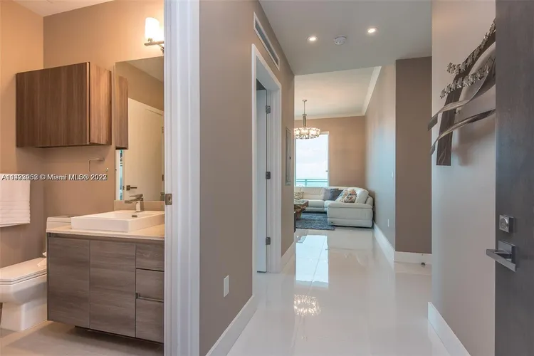 The Bond #4201 image #18