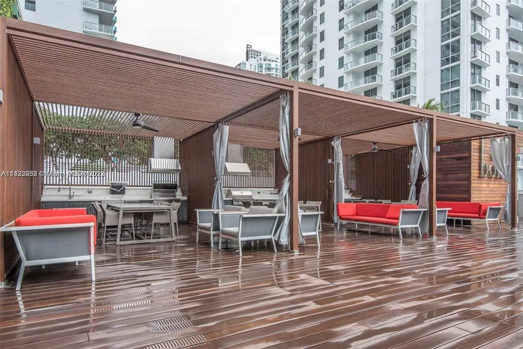 The Bond #4201 image #23