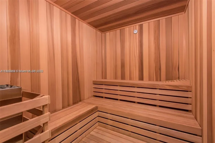 The Bond #4201 image #25