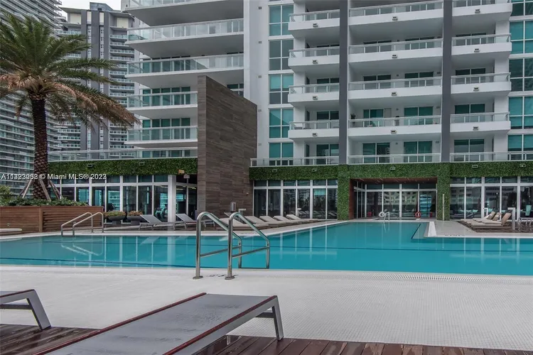 The Bond #4201 image #27