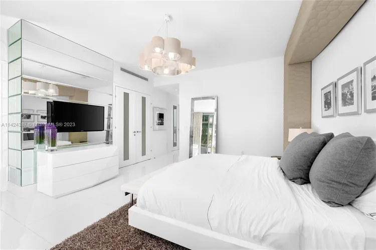 Ocean Seven #6 image #29