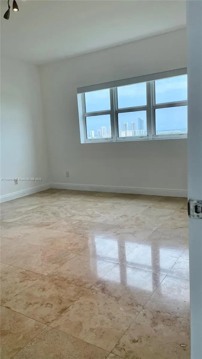 One Fifty One At Biscayne #1905 image #21