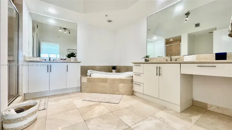 One Fifty One At Biscayne #1905 image #26