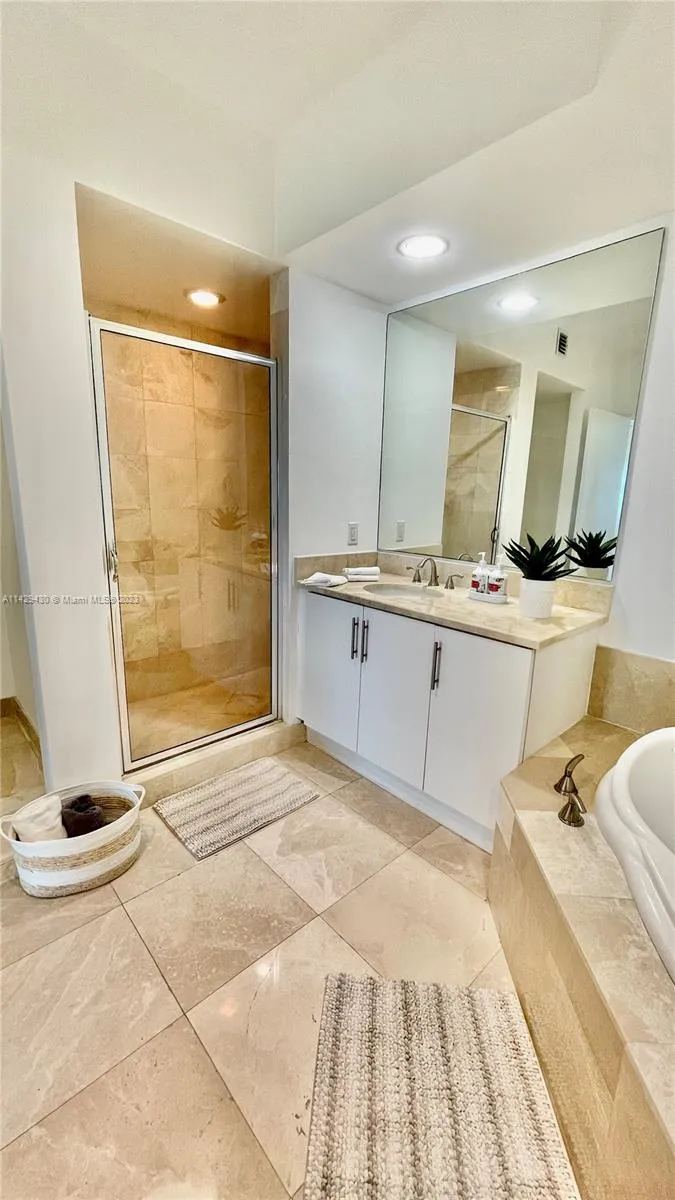 One Fifty One At Biscayne #1905 image #28