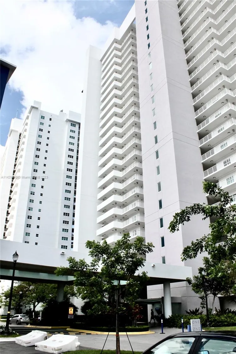 One Fifty One At Biscayne #1905 image #43