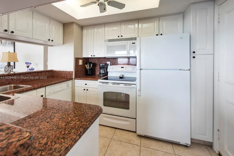 Ocean Summit #1004 image #10