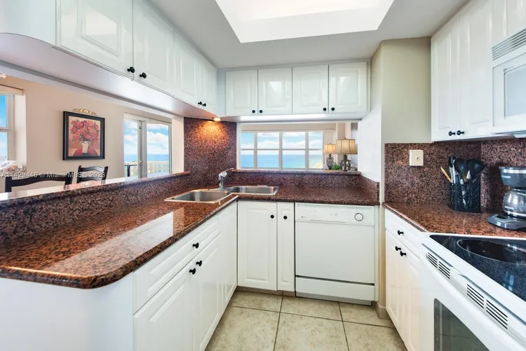 Ocean Summit #1004 image #9