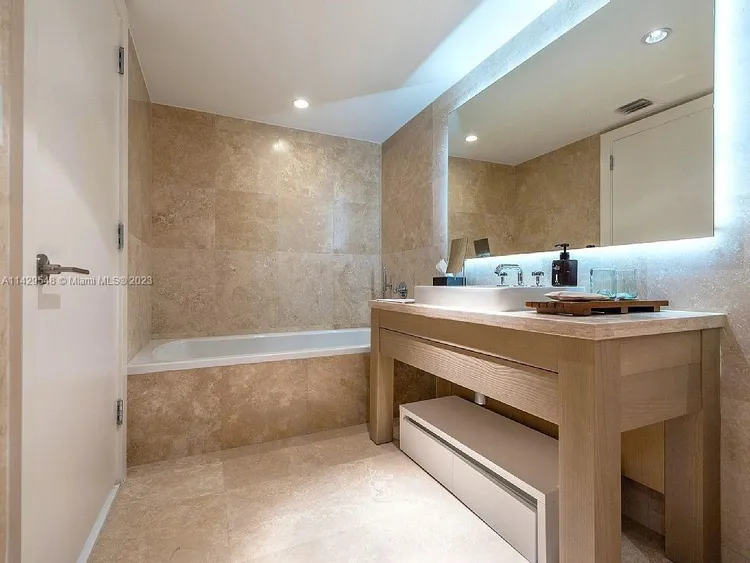 1 Hotel & Homes #1006 image #12