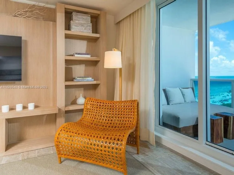 1 Hotel & Homes #1006 image #6