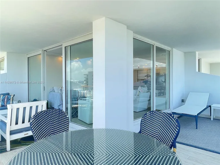 Commodore Club West #809 image #14