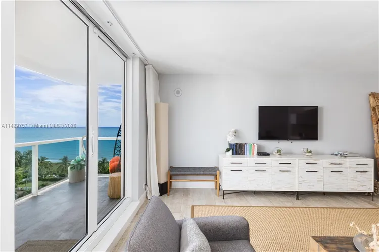 1 Hotel & Homes #1013 image #22