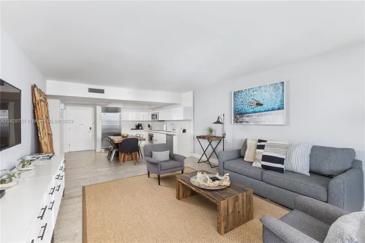 1 Hotel & Homes #1013 image #23