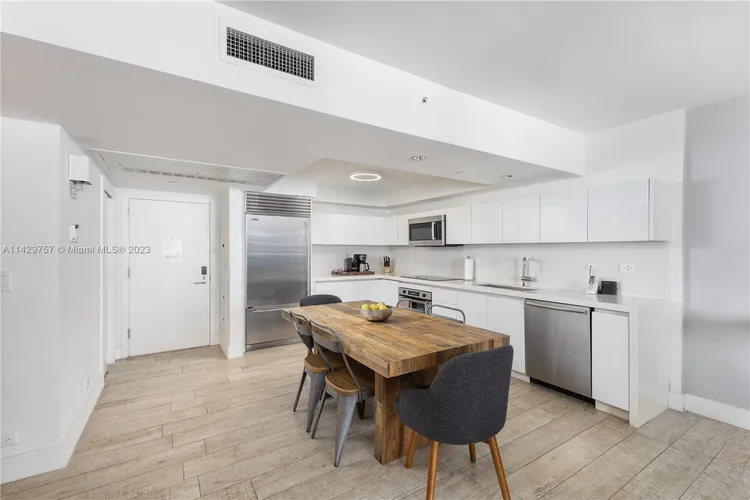 1 Hotel & Homes #1013 image #24