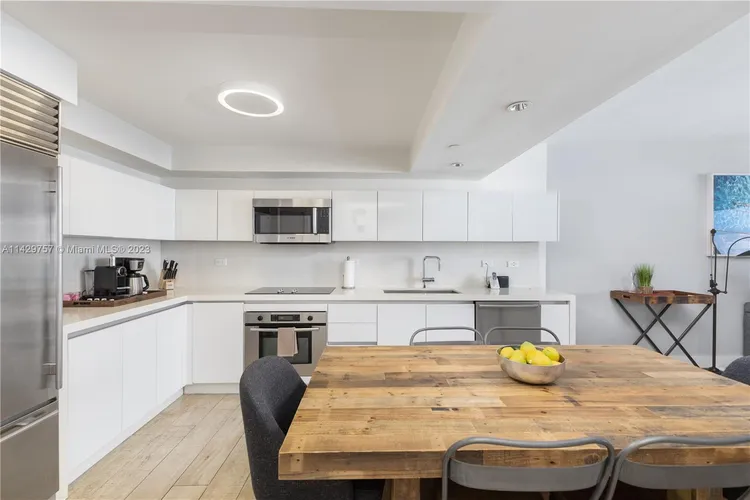 1 Hotel & Homes #1013 image #25