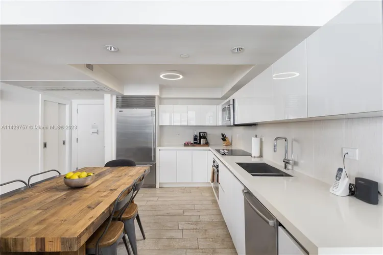 1 Hotel & Homes #1013 image #26