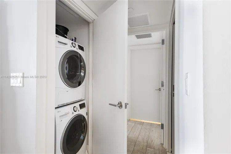 1 Hotel & Homes #1013 image #27