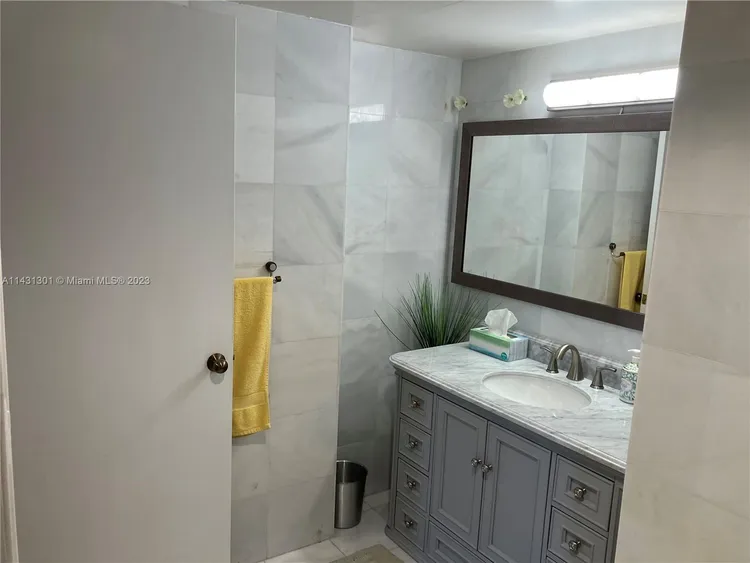 Tropicana #602 image #17