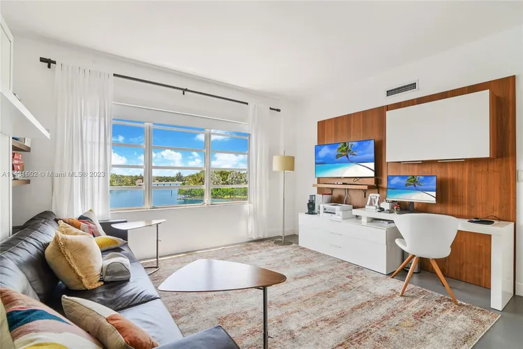 Blair House #4D image #10