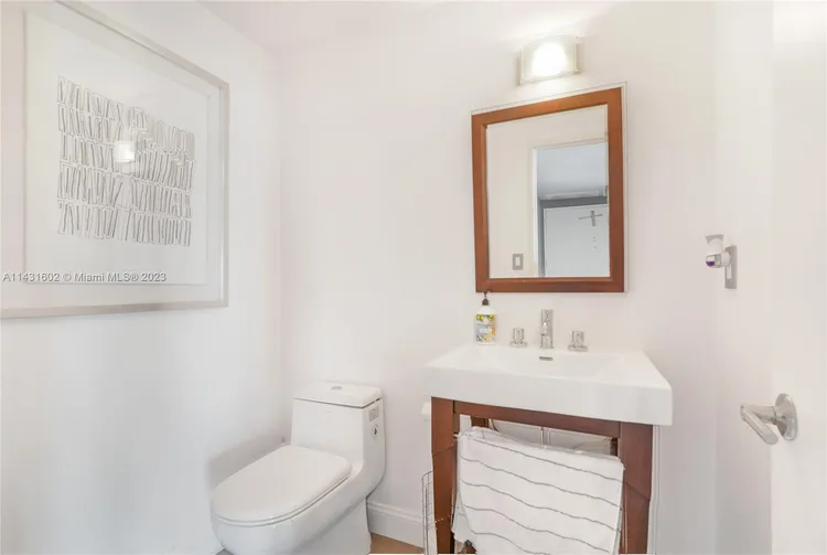 Blair House #4D image #8