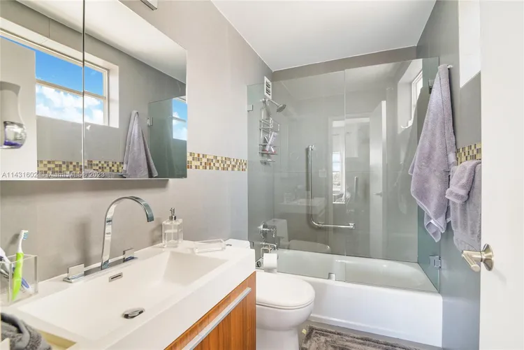 Blair House #4D image #9