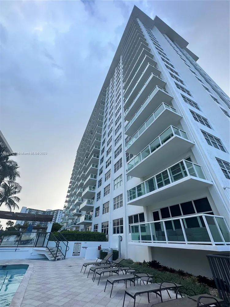 Riviera #608 image #8