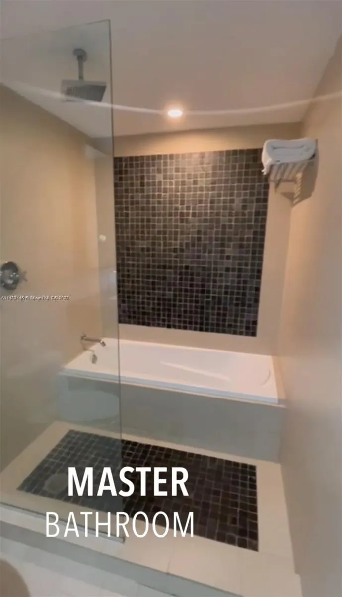 Sole #1802 image #18