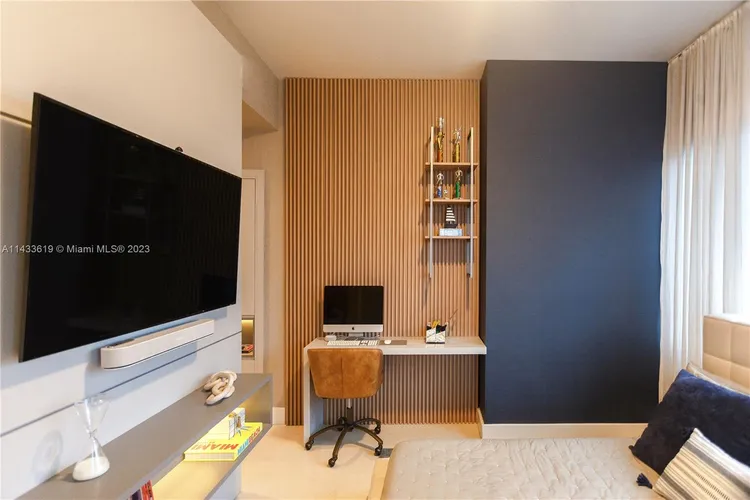 Gorlin at Aqua #701 image #15