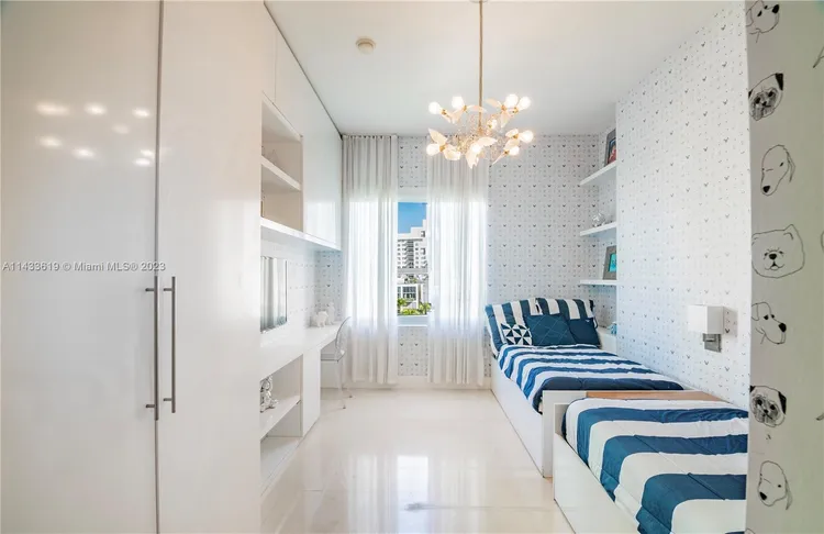 Gorlin at Aqua #701 image #21