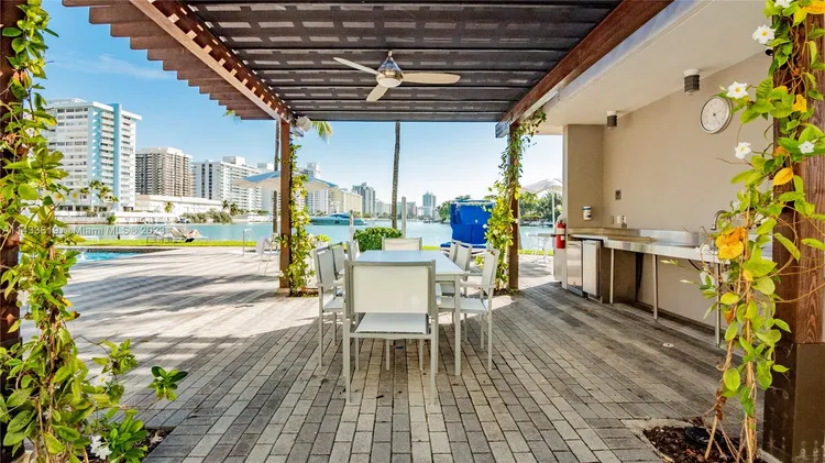 Gorlin at Aqua #701 image #30