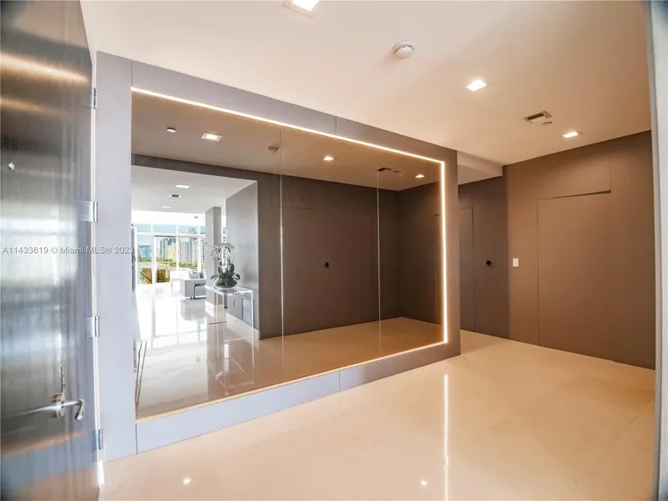 Gorlin at Aqua #701 image #7