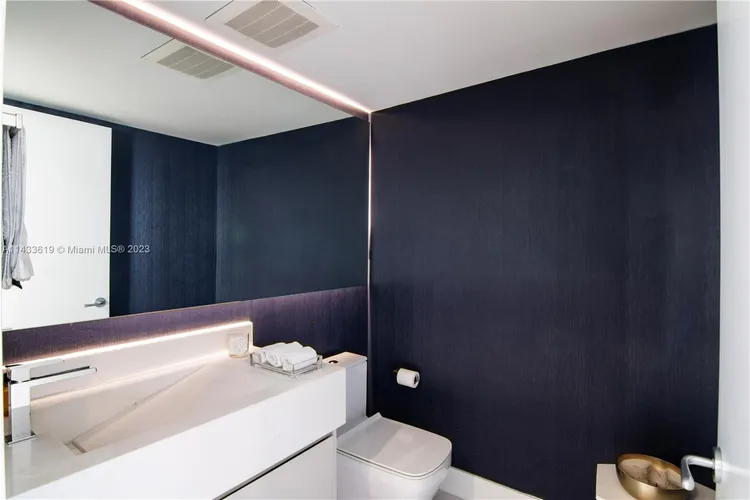 Gorlin at Aqua #701 image #8