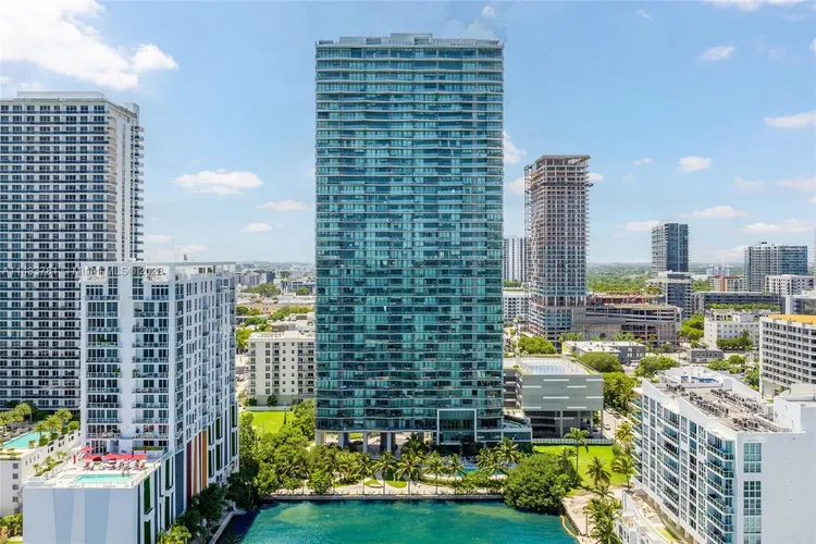 Icon Bay #601 image #16