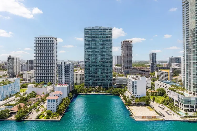 Icon Bay #601 image #19