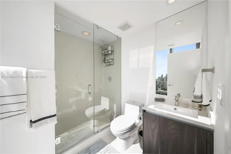 One Paraiso #4401 image #15