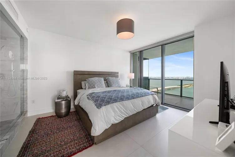 One Paraiso #4401 image #16