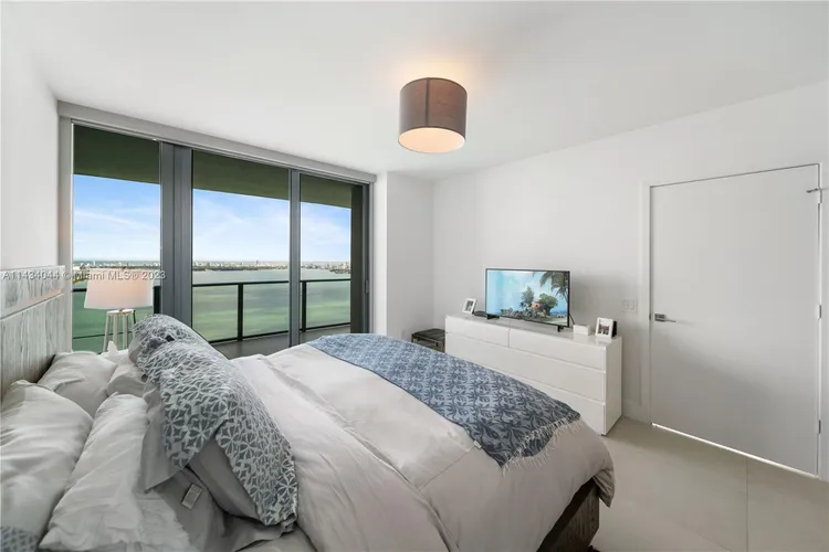 One Paraiso #4401 image #17