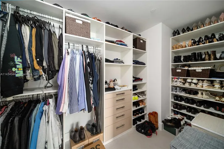 One Paraiso #4401 image #21