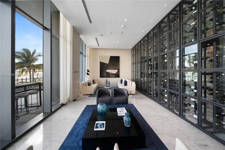 One Paraiso #4401 image #28