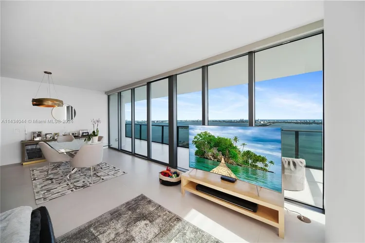 One Paraiso #4401 image #6