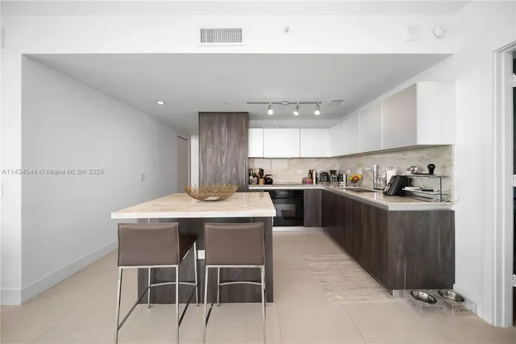 One Paraiso #4401 image #8