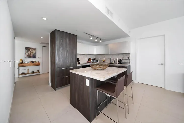 One Paraiso #4401 image #9