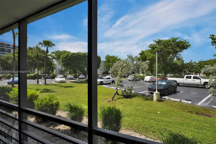 BISCAYA #116 image #15