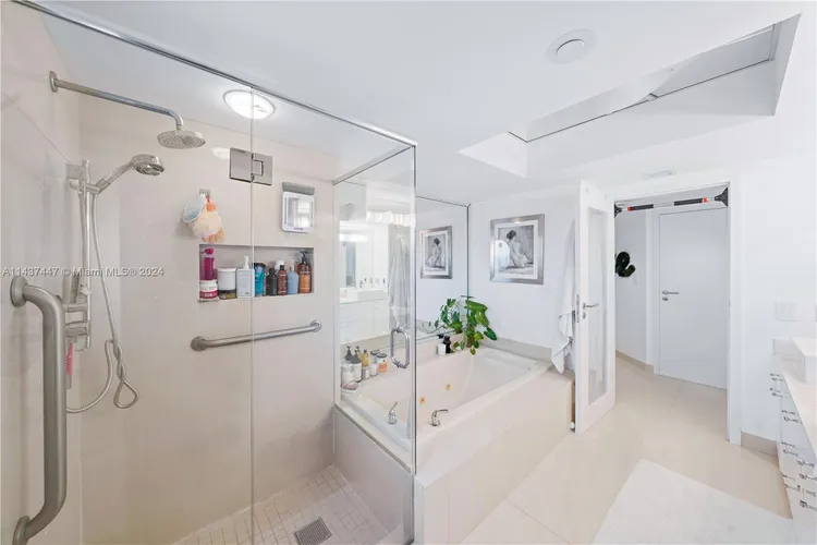 Williams Island 1000 #2504 image #13